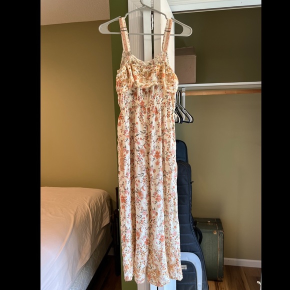 American Eagle Floral Jumpsuit - Picture 3 of 12